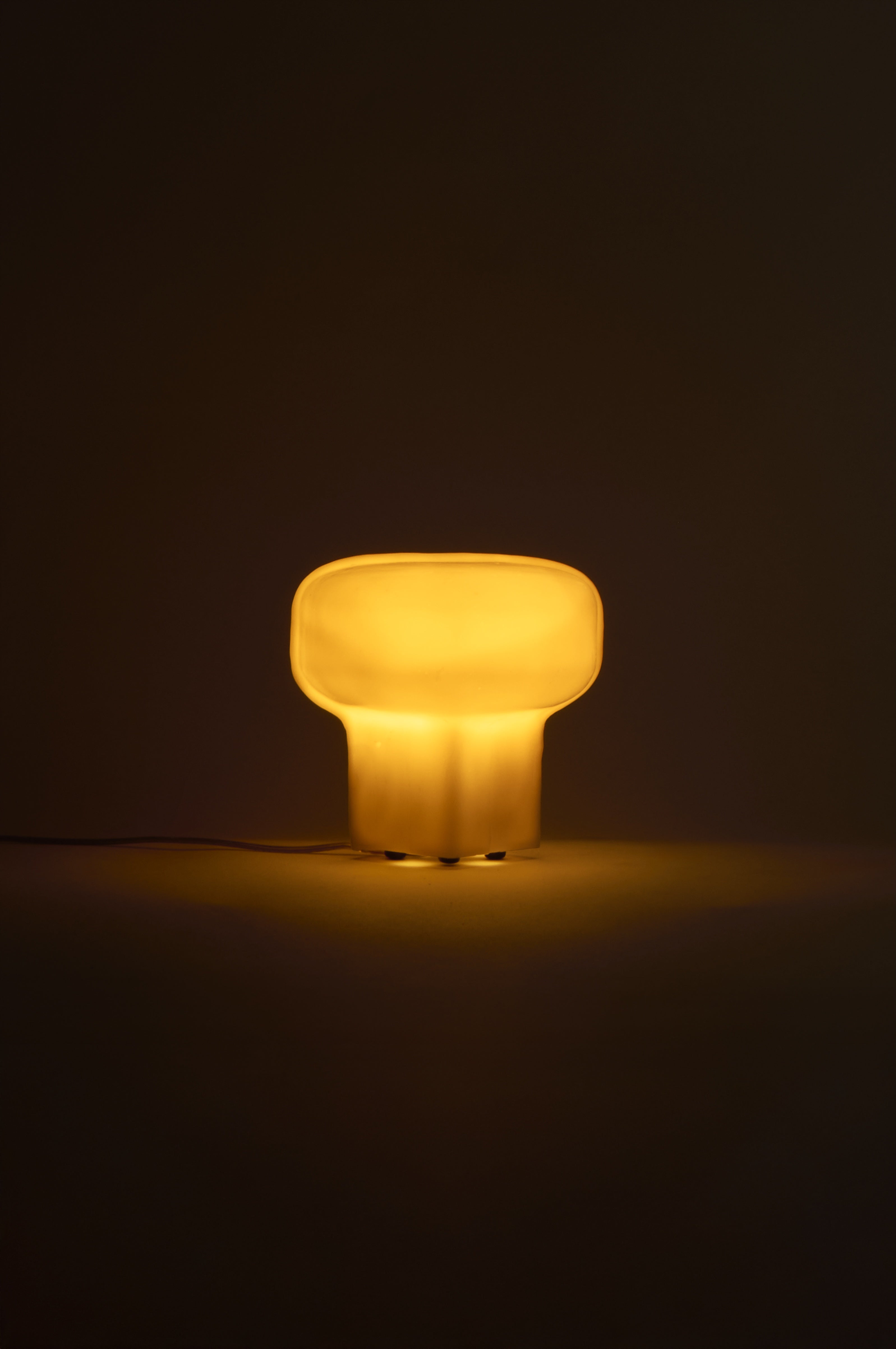 SMALL TABLE LAMP