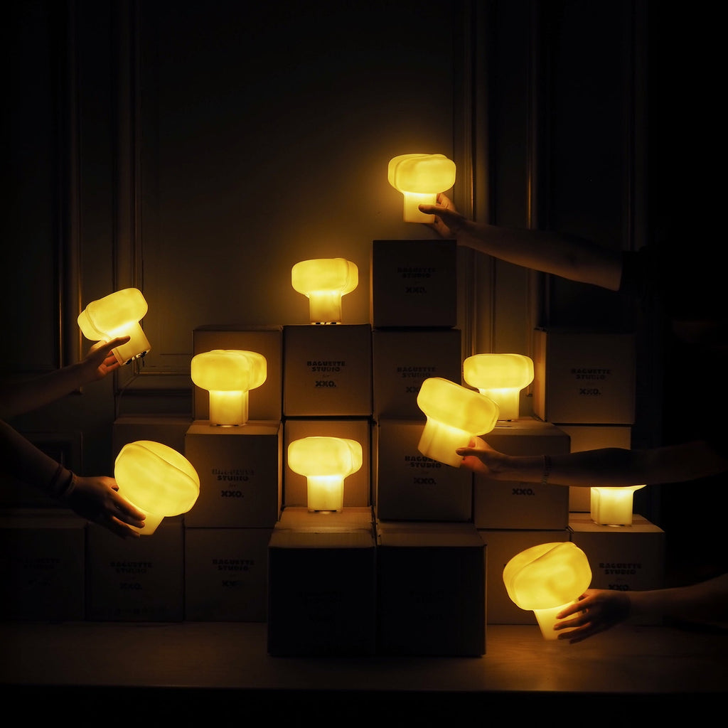 SMALL TABLE LAMP